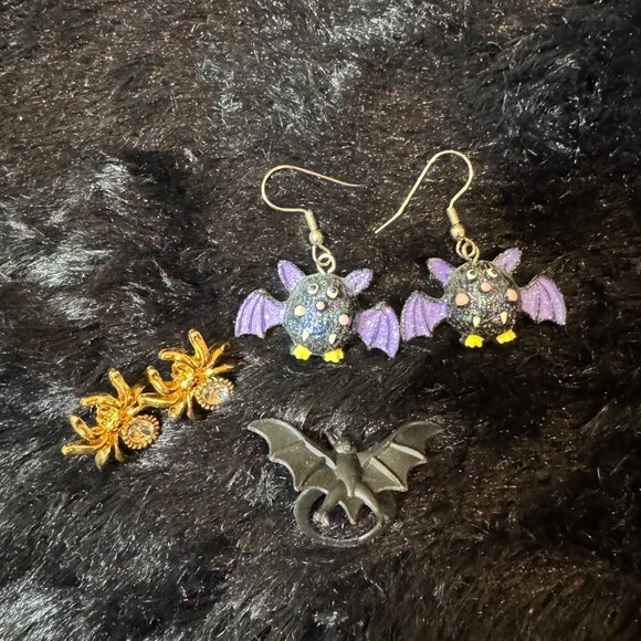 Halloween Bat & Spider Earring Set With Black Bat Ring - Picture 1 of 5